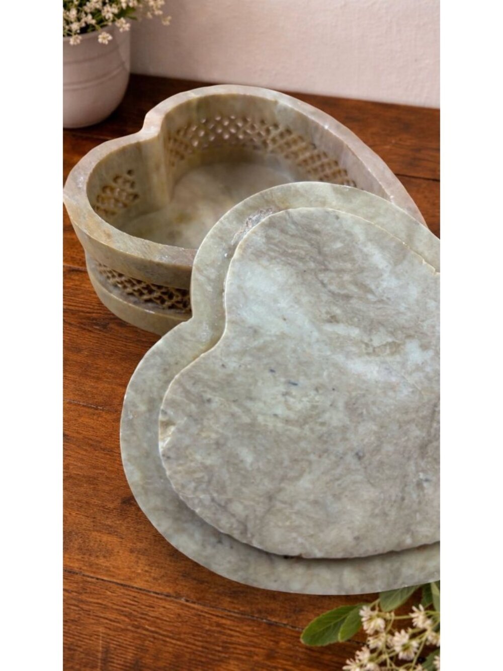 Vintage Heart Shaped Stone Trinket Box Floral Inlay Crowning Touch Collection - Picture 5 of 6